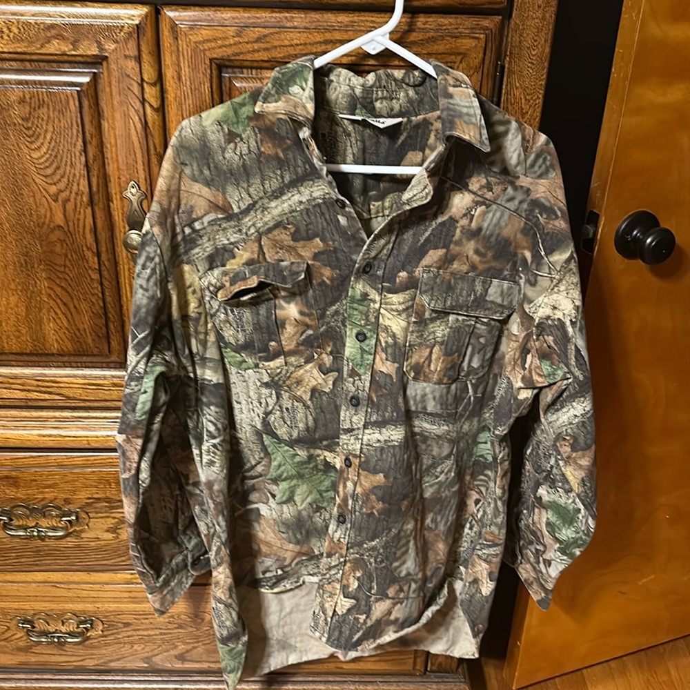 Men's collared button up